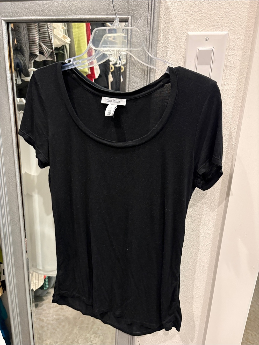 White House Black Market Black Scoop-Neck Short Sleeve Tee